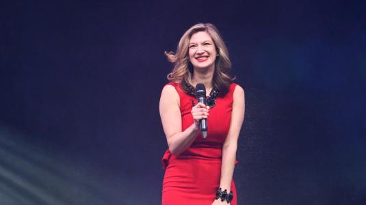 歌剧选段《亲爱的爸爸》《当我走在大街上》 演唱：Cassandra Warner