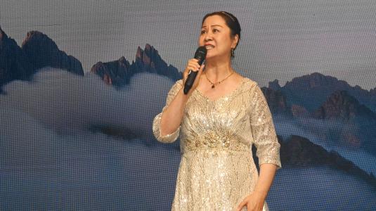 女高音独唱《芦花》 演唱：赵艳萍