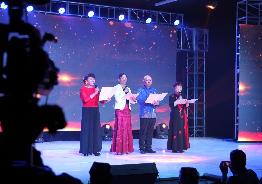 《峥嵘岁月，纪念抗战！》作者：崔建渝 朗诵：多伦多乐龄戏曲会