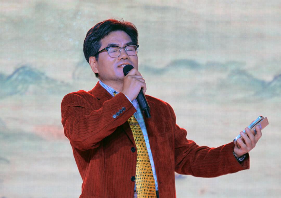 《蜀道难》作者：李白 朗诵：燕大侠